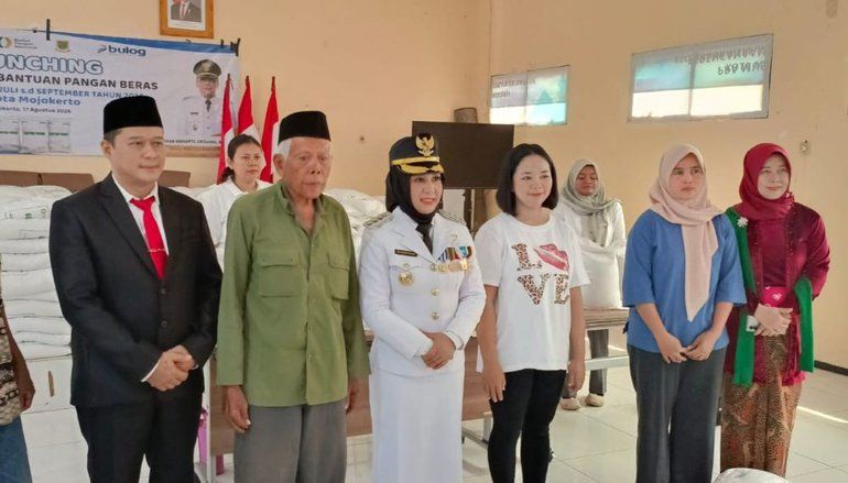Lewat Penyaluran Pangan Tahap IV, Pemkot Mojokerto Percepat Perekaman IKD