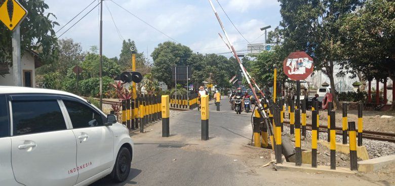 Penutupan Perlintasan Sebidang Jalan Nias Blitar Diprotes Warga