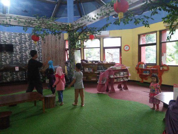 Berikut Ini Koleksi Fosil dan Satwa Awetan Koleksi KBS