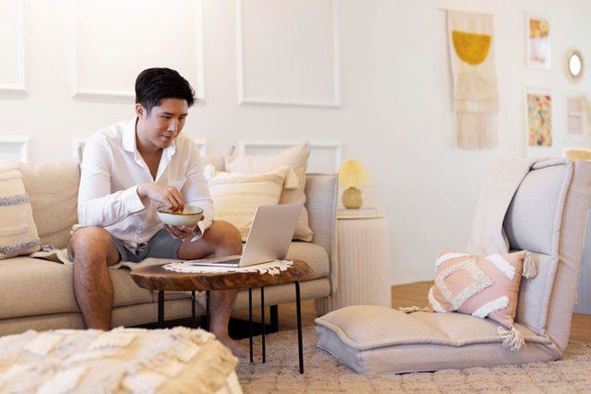 Hadapi Krisis Global, Pemerintah Terapkan WFH ASN dan Optimalisasi PLTS