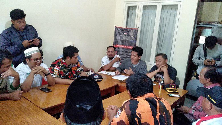 Ormas Bantah Bawa Bambu Runcing Hadang AMP