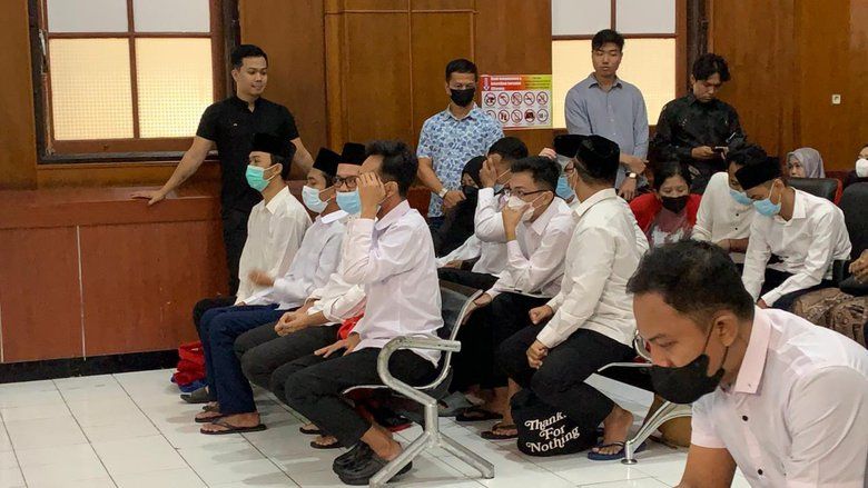 25 Terdakwa Pesta Seks Gay Divonis Berbeda oleh Hakim