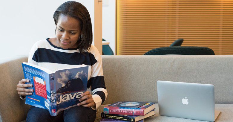 Ini Manfaat Membaca Buku bagi Kesehatan 