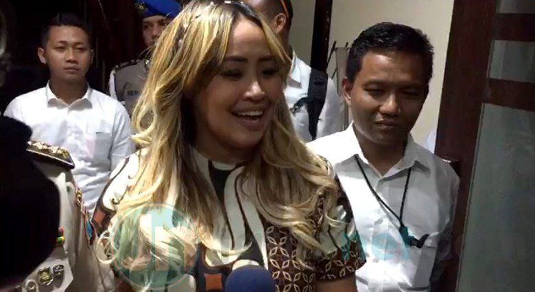 Pingkan Hadiri Acara Memiles untuk Bayar Cicilan Mobil