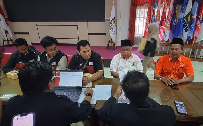 PKS Jatim Tuntaskan dan Serahkan Berkas Perbaikan 120 BCAD Provinsi ke KPUD