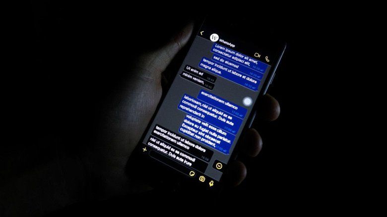 Ini Keuntungan Menggunakan Mode Gelap di Ponsel