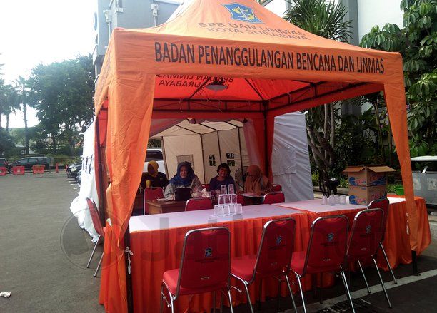 Pemkot Surabaya Salurkan Dana Bantuan untuk Bencana Banjir