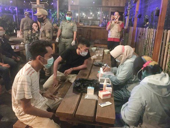 PPKM Surabaya Berada di Level 3, Makan Ditempat Diperbolehkan