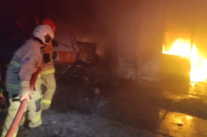 Korsleting Diduga Picu Kebakaran Tempat Laundry di Tambaksari Surabaya