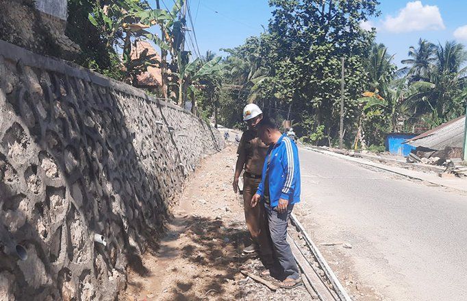 Proyek Peningkatan Ruas Rapa Laok-Karang Penang Sampang Sudah 50 Persen