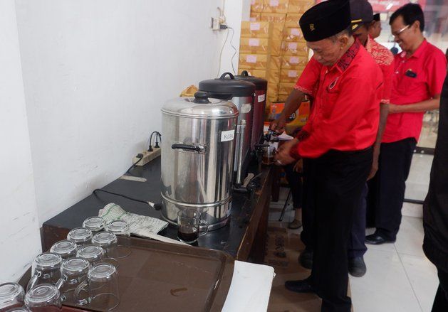 PDI Perjuangan Jatim Mulai Kurangi Penggunaan Plastik
