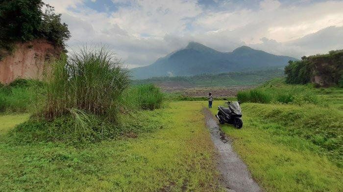 Bekas Galian Tambang, Viral Jadi Padang Savana "Ranu Manduro"