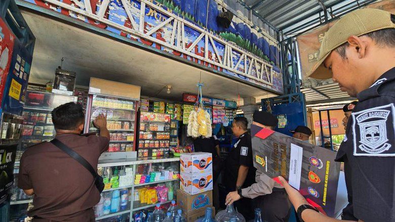 Nihil Rokok Ilegal dalam Operasi ke-33 Satpol PP Kota Mojokerto