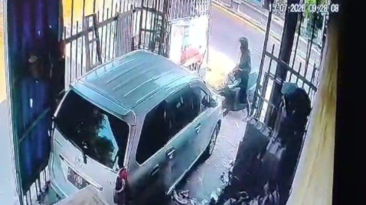 Parkir di Depan Toko Bangunan, Honda Vario Raib di Mojokerto