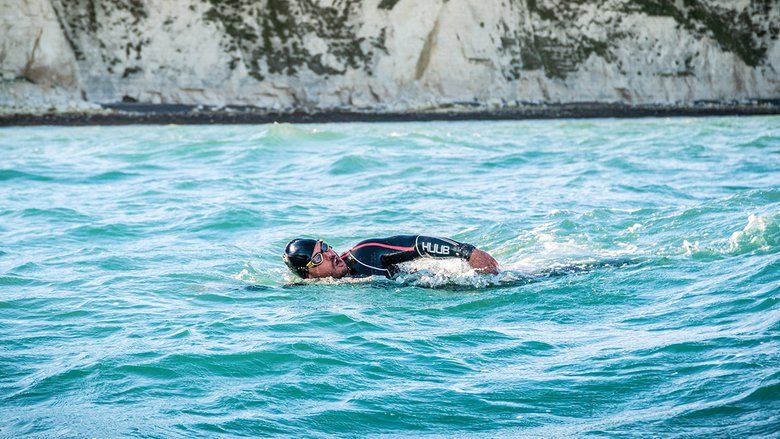 Ini Orang Pertama yang Berenang Mengitari Pulau Utama Inggris