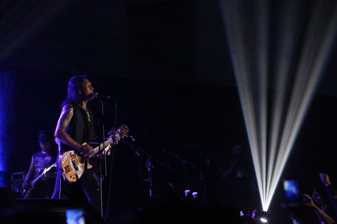 Menelan Ludah Bersama Roy Jeconiah