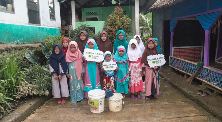 Sumur Wakaf untuk Pesantren, Supaya Santri Tak Lagi Antre
