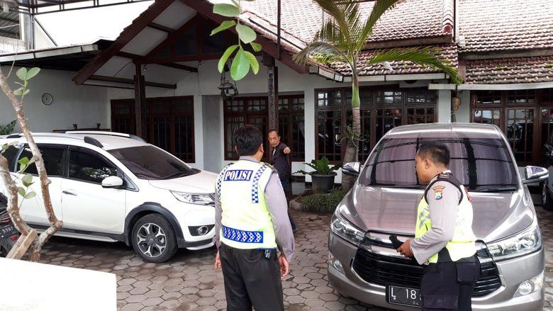 Satgas Geledah Rumah Eks Exco PSSI