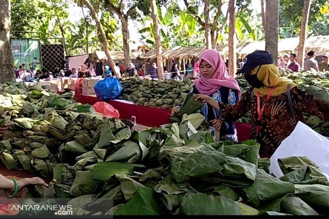 Sebanyak 26.000 Sego Buwuhan Catatkan Rekor MURI