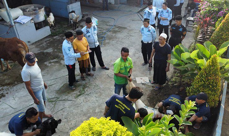 Rayakan Iduladha 1444 Hijriah, Ratusan Napi Lapas Takbir Keliling&nbsp; dan Nikmati Daging Kurban