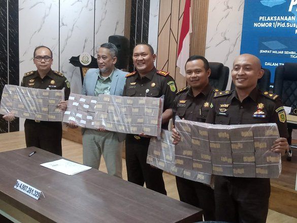 Kejari Tanjung Perak Setor Rp4,9 Miliar Hasil TPPU Judi Daring ke Kas Negara