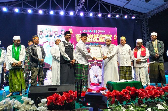 Solawat Munjiyat Situbondo Pecahkan Rekor MURI 