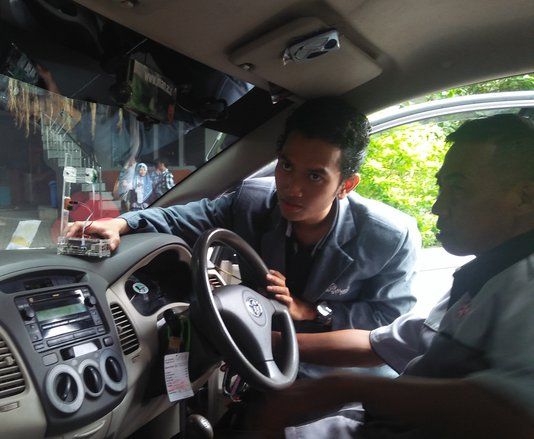 Mahasiswa Stikom Ciptakan Si Dekan, Detektor Kantuk Pengemudi Mobil