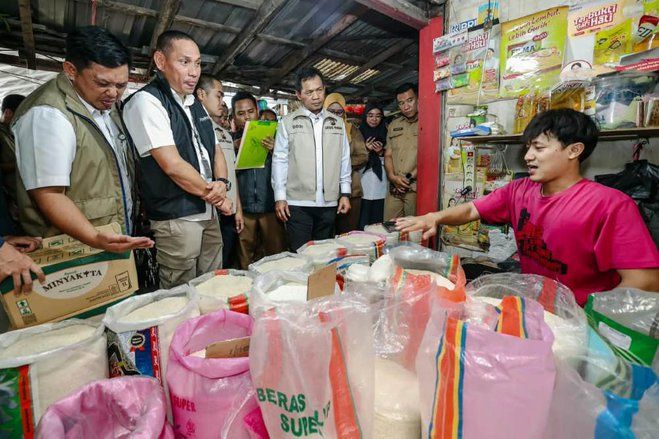 Satgas Pangan Polda Jatim Temukan Penjualan Beras Premium di Atas HET