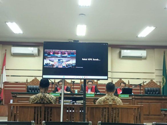 Bupati Tulungagung Nonaktif Didakwa Peras Pejabat Pakai Surat Pengunduran Diri