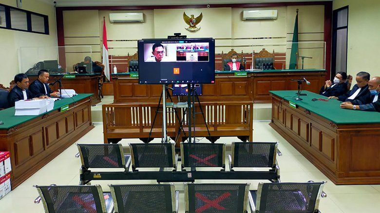 Kasus Dugaan Suap Bantuan Keuangan, Mantan Pejabat Pemprov Jatim Dituntut 7 Tahun Penjara