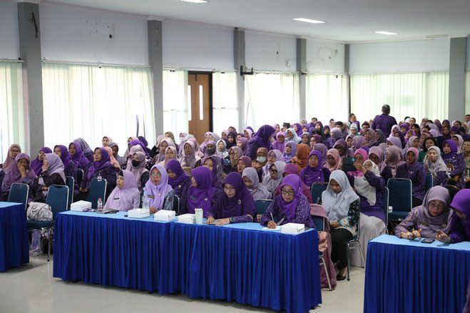 Rabu Berbahasa Inggris, Kamis Berbahasa Jawa di Sekolah Kediri