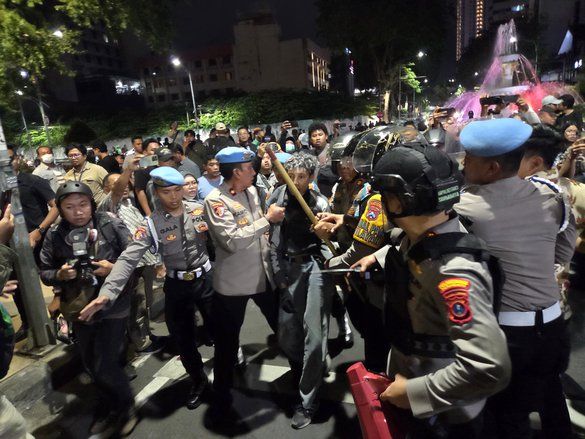 Enam Perusuh Demo #IndonesiaSekarat di Surabaya Positif Sabu