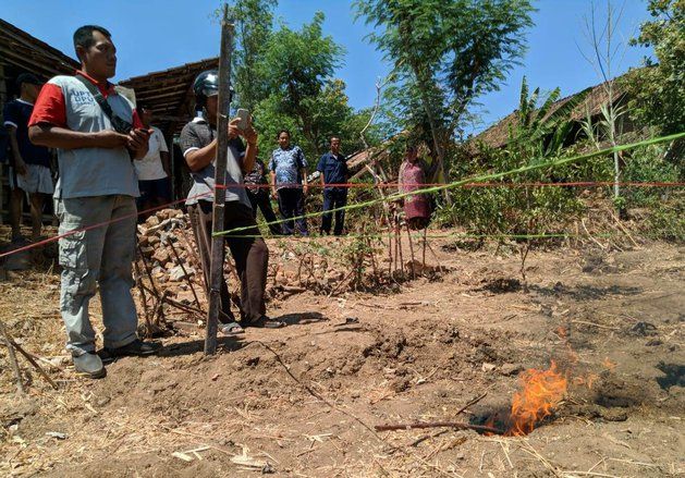 Gas Metana Picu Terbakarnya Tanah di Ponorogo