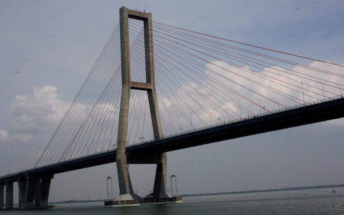 Pemerintah Bebaskan Biaya Jalan Tol Suramadu