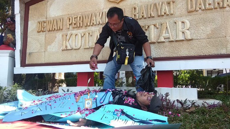 Pewarta Blitar Raya Jalan Mundur Tolak Pengesahan RUU KUHP