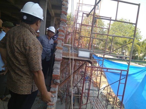 Polisi Selidiki Robohnya Tembok Proyek IGD RSUD Caruban