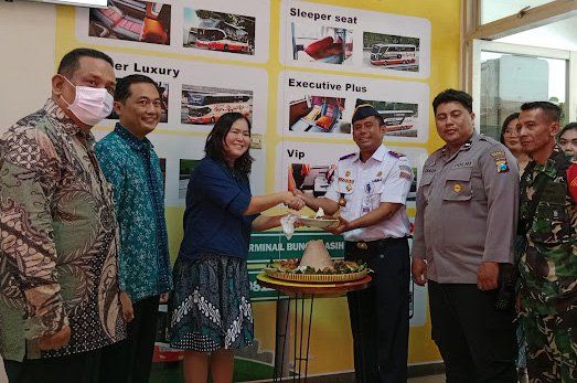 Totalitas Beri Pelayanan Pelanggan, Bus Harapan Jaya AKAP Buka Lounge di Terminal Bungurasih