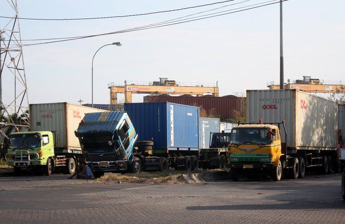 Sopir Truk Wadul ke DPRD Jatim Terkait Kelangkaan Solar&nbsp;