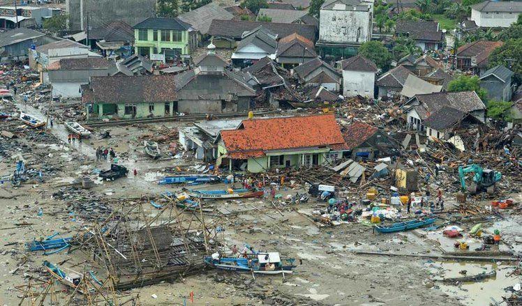 Ratu Elizabeth Sampaikan Belasungkawa Atas Tsunami di Selat Sunda