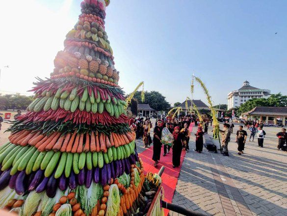 53 Tumpeng Meriahkan Hari Jadi ke-530 Ponorogo