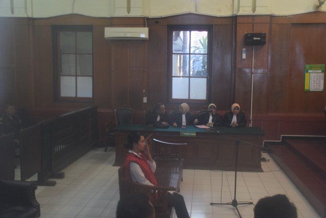 Cari Rian Subroto, Vanessa Angel Bikin Sayembara Berhadiah Umroh