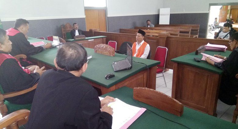 Memeras Guru, Oknum Wartawan Diganjar 4 Bulan Penjara