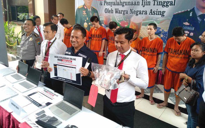 Bisnis Judi Online, Tujuh WNA Cina Ditangkap