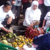 Jokowi Beli Kedondong dan Tomat di Pasar Tradisional Probolinggo
