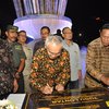 PT Smelting Bangun Tugu Lontar di Gresik