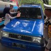Parkir Sembarangan, Tiga Mobil di Jalan Kusuma Bangsa Lamongan Ditertibkan Dishub