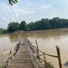 Benahi Jembatan Apung, Warga Mojokerto Hilang Terseret Arus Brantas