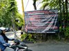 Banner Misterius Kritik dan Ancam Bupati Lamongan, Ini Isi Tuntutannya