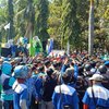 Pesangon Dihapus, Buruh Gresik Tolak Revisi Undang-undang Ketenagakerjaan
