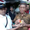 Lazis Muhammadiyah Jatim Bagikan Daging Kurban Kalengan